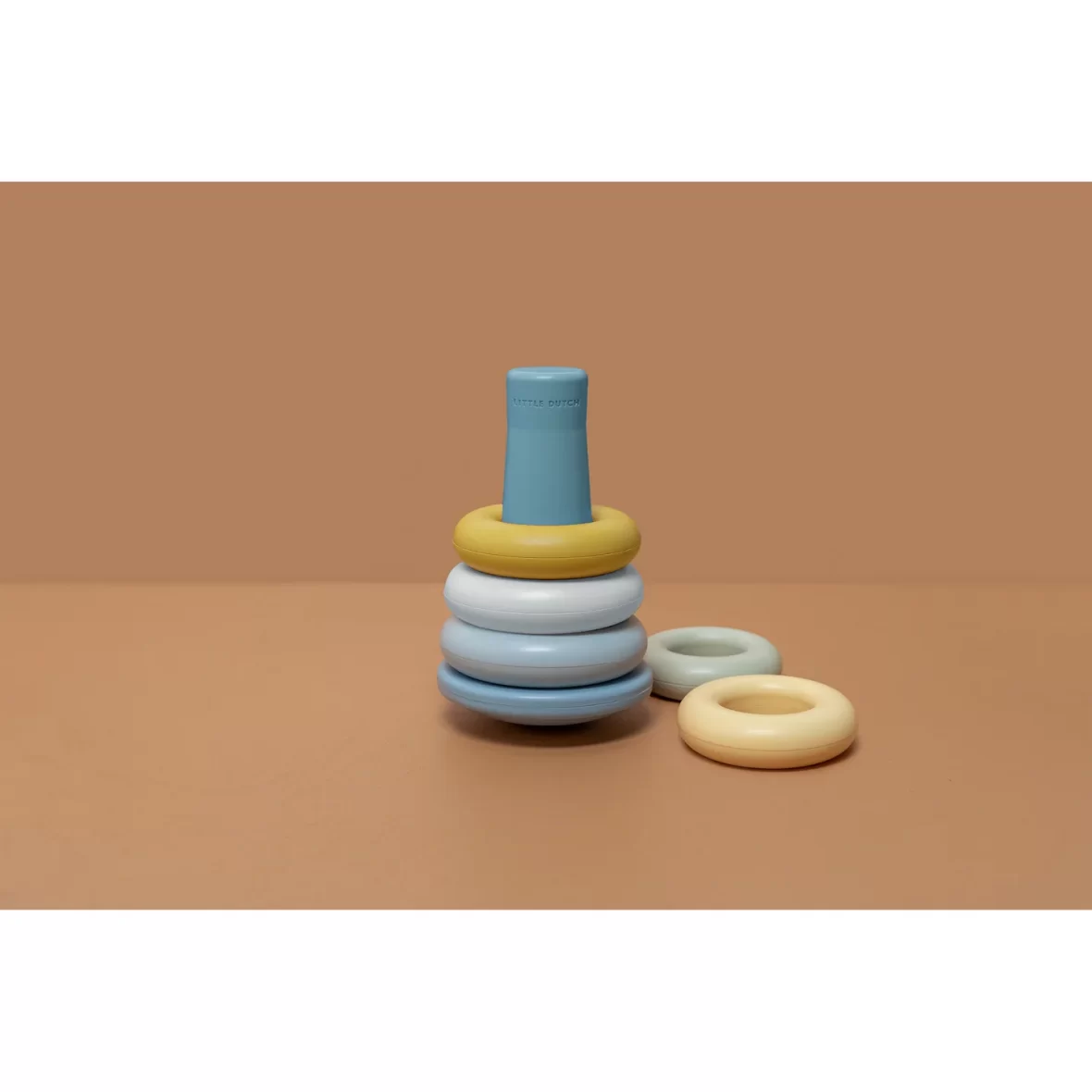 LITTLE DUTCH. Πυραμίδα ταξινόμησης με κρίκους (μπλε)