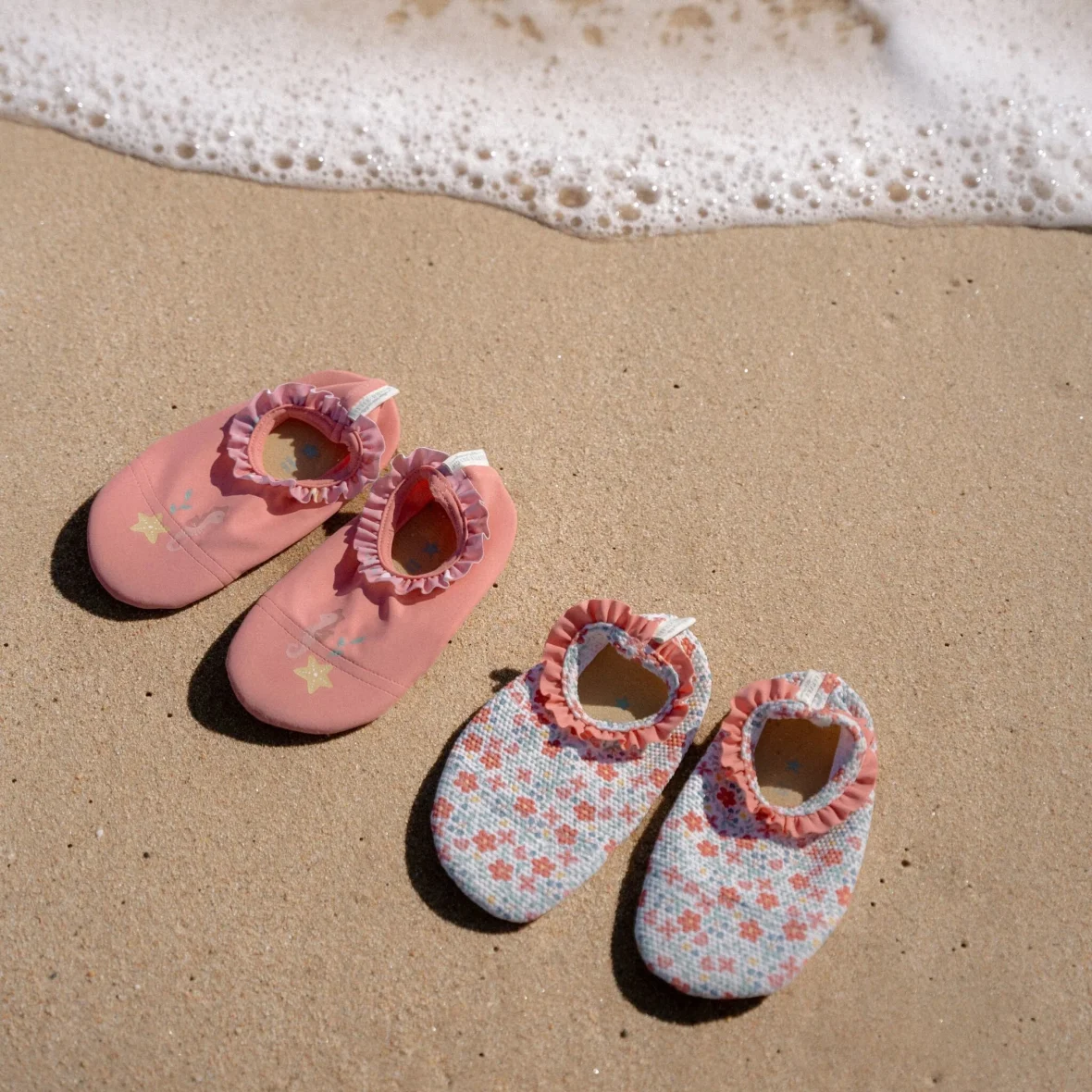 0028687_strandschoenen-roze-ocean-treasures