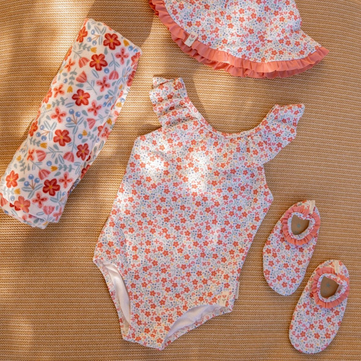 0028695_strandschoenen-meerkleurig-sunny-flowers