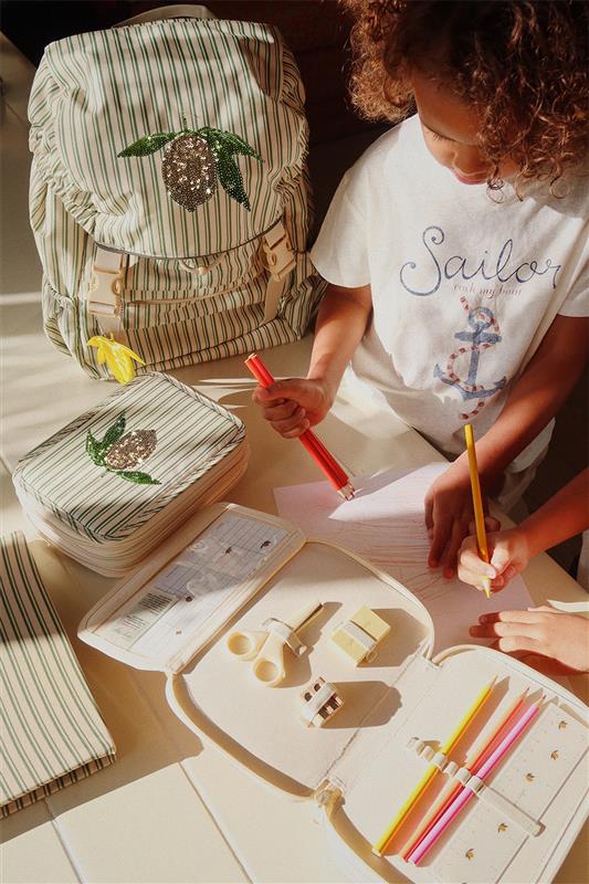 MOOD_KS103456_P25060_KS103456_P05176_2_250701095719_3c8bf955-7898-41d0-928e-ff808a407064