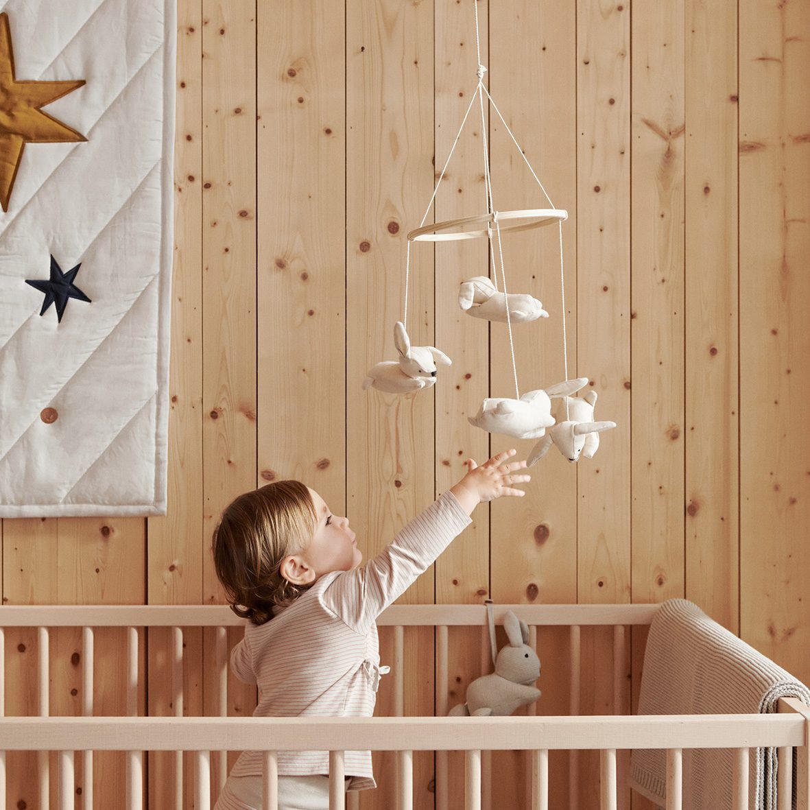 Liewood-Molle-Baby-Mobile-milka-interiors-sandy-dog-2