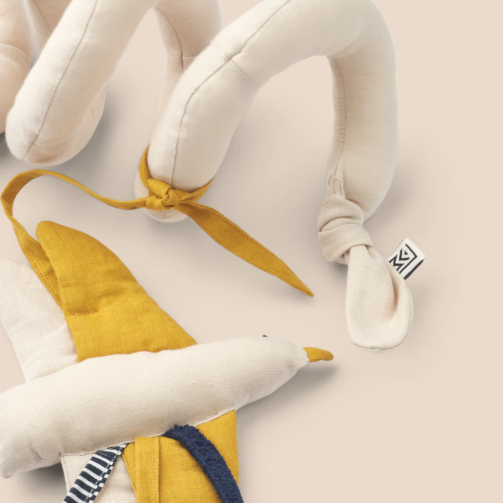 Wiraactivityspiraltoy_LW18423_1692_Lemonflake-Sandy_2_1445x