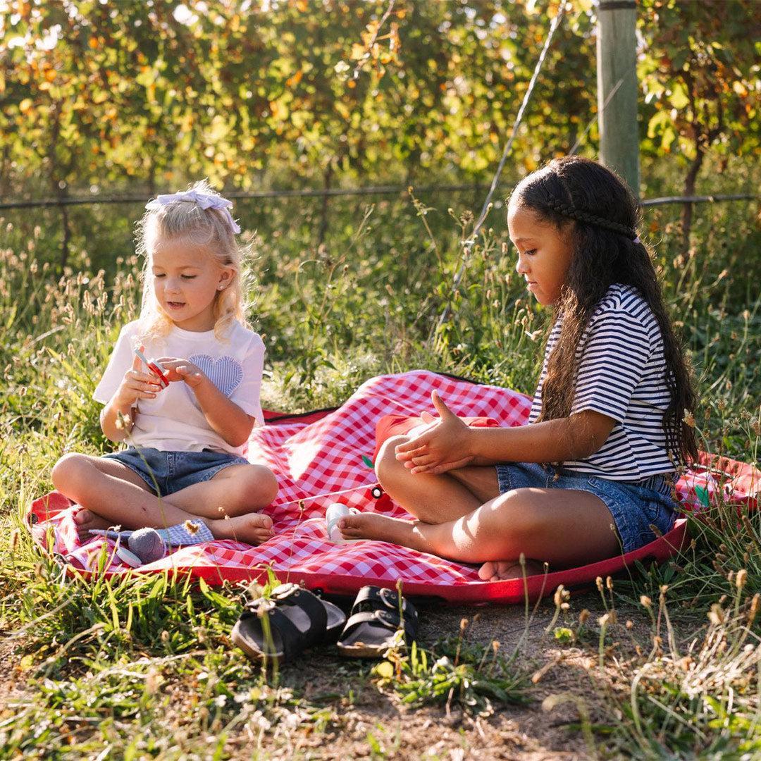 play-go-outdoor-playmat-toy-bag-pic-nic-lifestyle-5_1800x1800